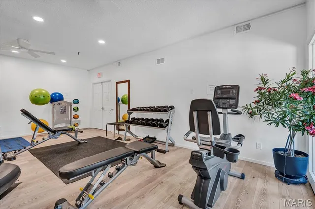 $225,000 | 1033 Wilton Royal Drive, Unit 107, Creve Coeur, MO 63146