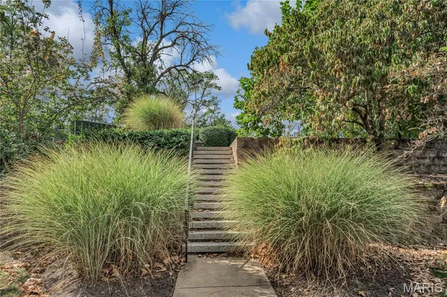 $225,000 | 1033 Wilton Royal Drive, Unit 107, Creve Coeur, MO 63146