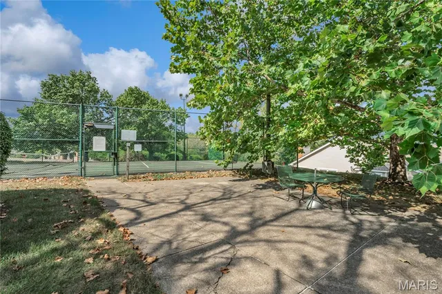 $225,000 | 1033 Wilton Royal Drive, Unit 107, Creve Coeur, MO 63146