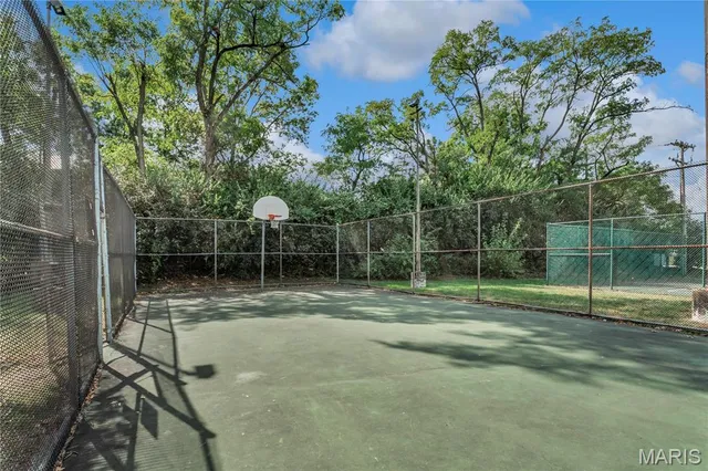 $225,000 | 1033 Wilton Royal Drive, Unit 107, Creve Coeur, MO 63146