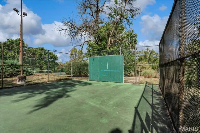 $225,000 | 1033 Wilton Royal Drive, Unit 107, Creve Coeur, MO 63146