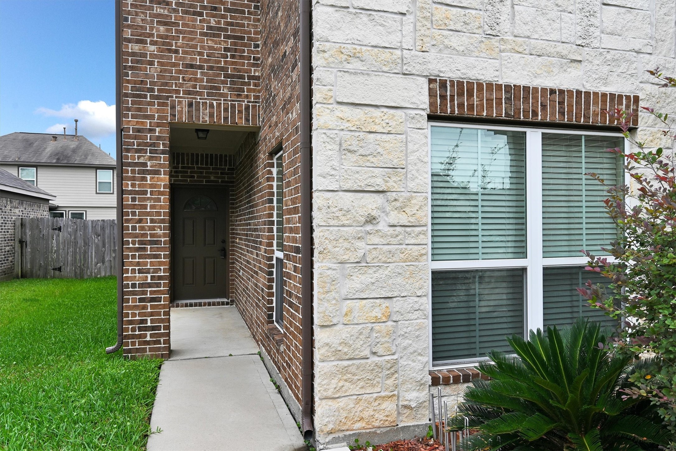 10615 Chestnut Path Way Tomball, TX 77375 - Photo 4 of 31