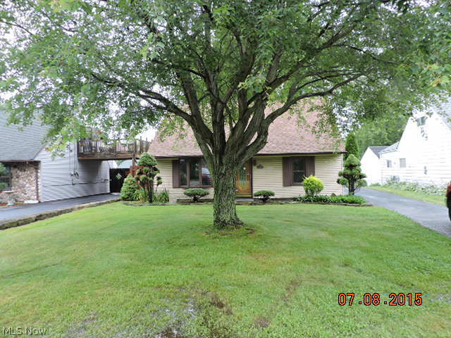 251 Jacobs Road Hubbard, OH 44425 - Photo 1 of 18