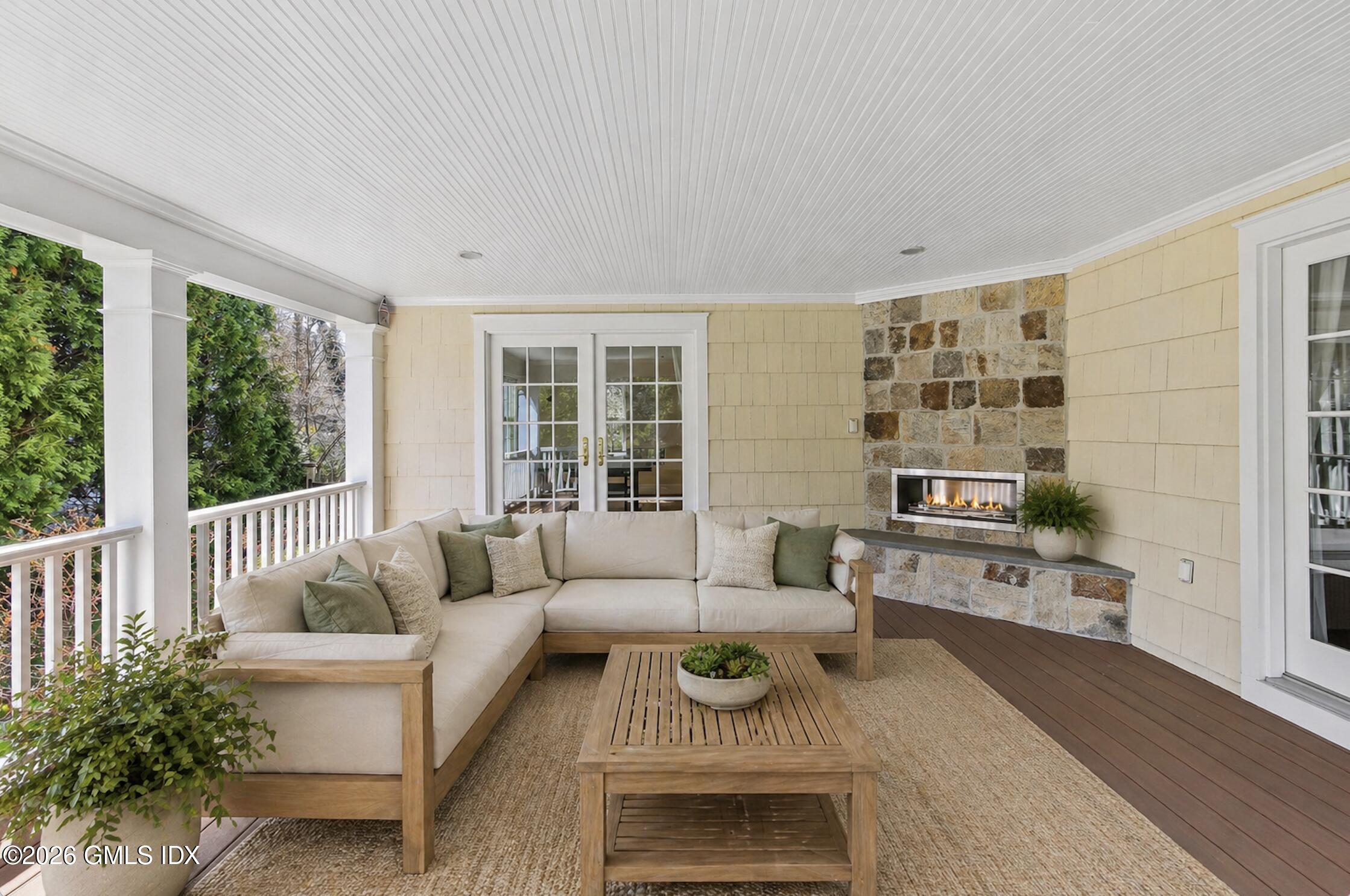 93 Summit Road Riverside, CT 06878 - Photo 23 of 30 Back Deck