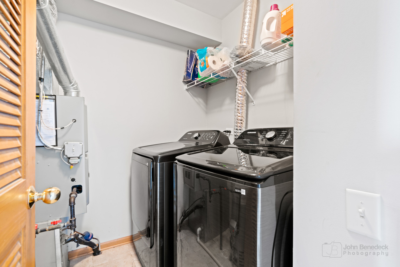 1106 Delta Drive Elgin, IL 60123 - Photo 22 of 26 a utility room with dryer and washer