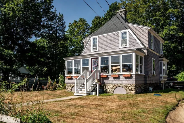 $425,000 | 53 Winter Street, Exeter, NH 03833