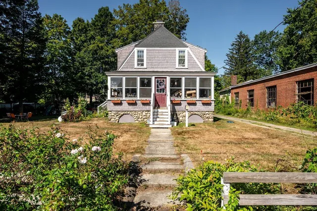 $425,000 | 53 Winter Street, Exeter, NH 03833