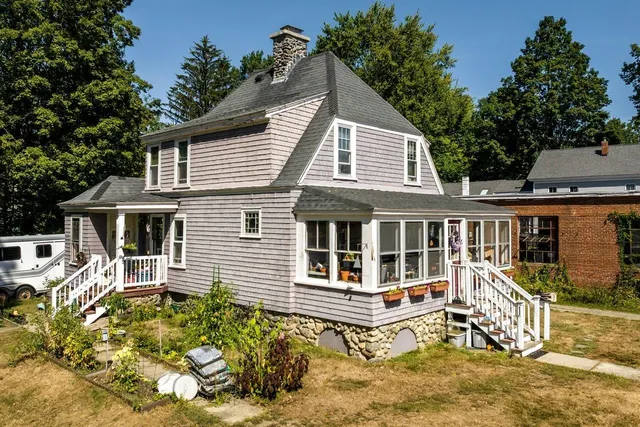 $425,000 | 53 Winter Street, Exeter, NH 03833