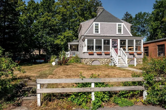 $425,000 | 53 Winter Street, Exeter, NH 03833