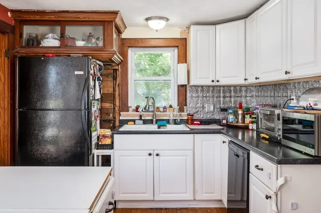 $425,000 | 53 Winter Street, Exeter, NH 03833