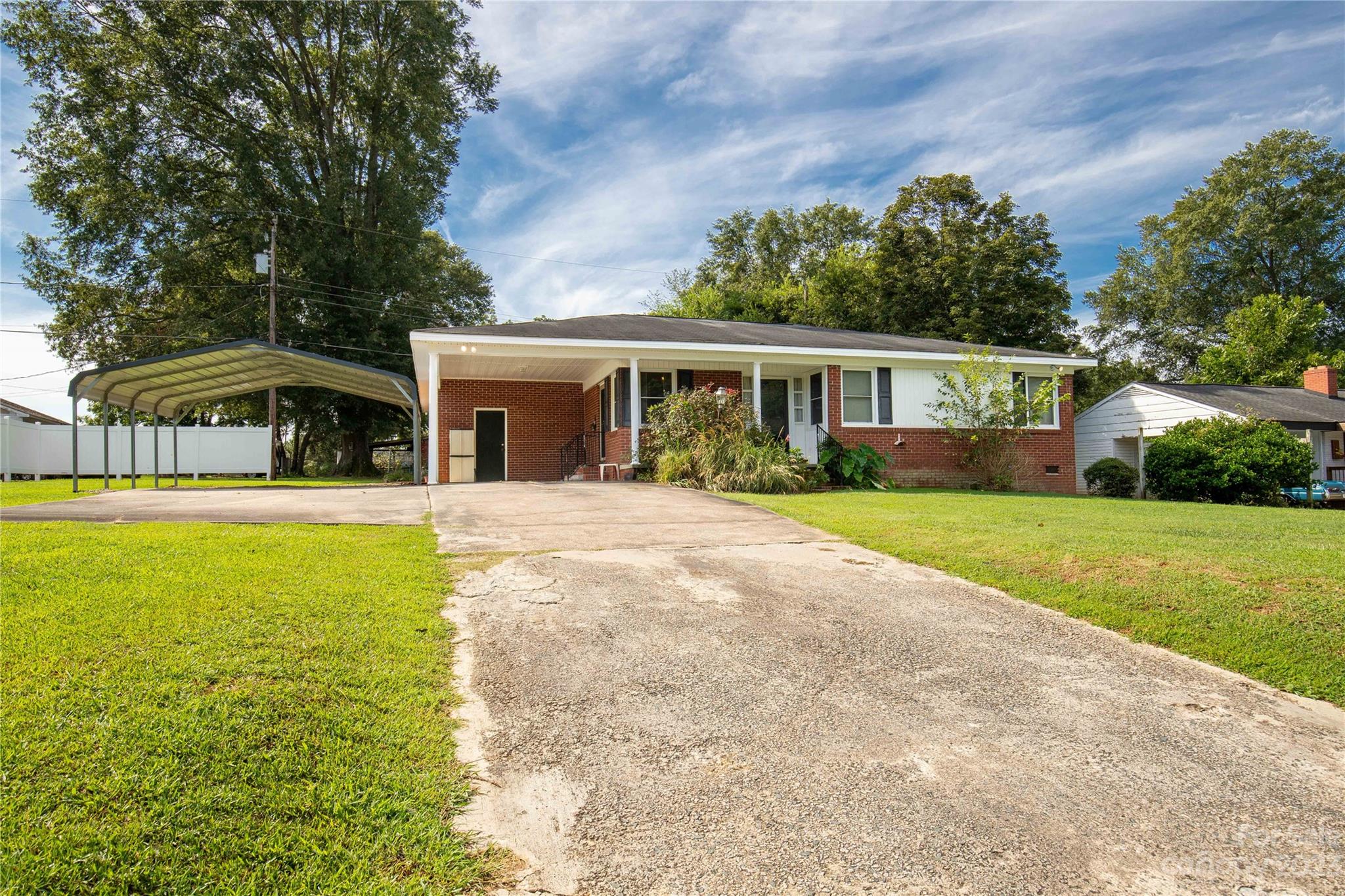 1323 Westwood Road Lancaster, SC 29720 - Photo 2 of 25 a front view of house with yard and green space
