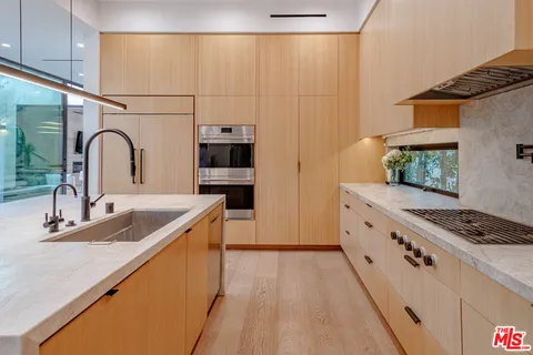 $8,670,000 | 116 South Gretna Green Way, Los Angeles, CA 90049