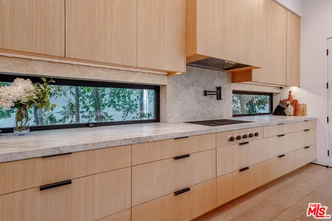 $8,670,000 | 116 South Gretna Green Way, Los Angeles, CA 90049