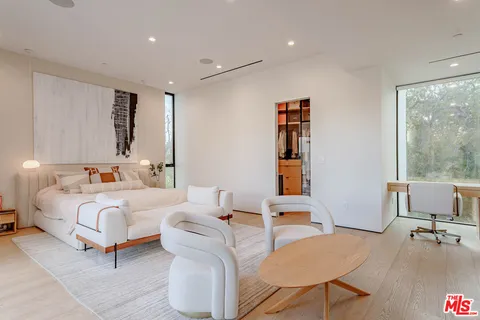 $8,670,000 | 116 South Gretna Green Way, Los Angeles, CA 90049