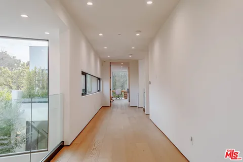 $8,670,000 | 116 South Gretna Green Way, Los Angeles, CA 90049