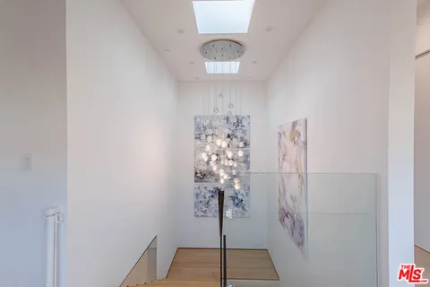 $8,670,000 | 116 South Gretna Green Way, Los Angeles, CA 90049