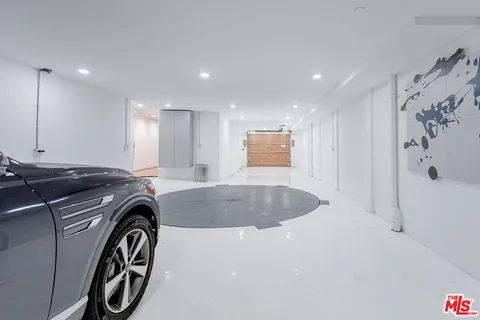 $8,670,000 | 116 South Gretna Green Way, Los Angeles, CA 90049