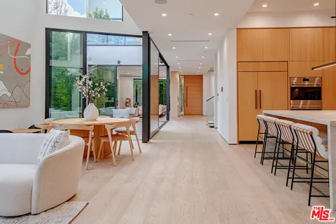 $8,670,000 | 116 South Gretna Green Way, Los Angeles, CA 90049