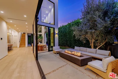 $8,670,000 | 116 South Gretna Green Way, Los Angeles, CA 90049