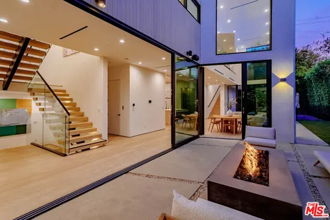 $8,670,000 | 116 South Gretna Green Way, Los Angeles, CA 90049