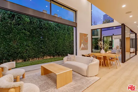 $8,670,000 | 116 South Gretna Green Way, Los Angeles, CA 90049