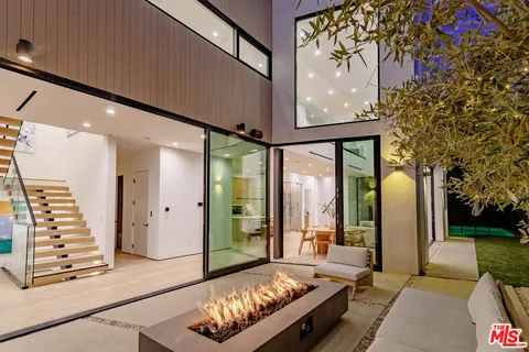 $8,670,000 | 116 South Gretna Green Way, Los Angeles, CA 90049