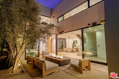 $8,670,000 | 116 South Gretna Green Way, Los Angeles, CA 90049