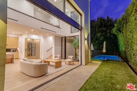 $8,670,000 | 116 South Gretna Green Way, Los Angeles, CA 90049