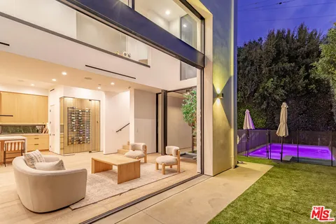 $8,670,000 | 116 South Gretna Green Way, Los Angeles, CA 90049