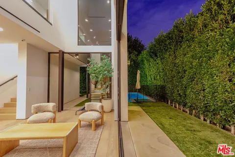 $8,670,000 | 116 South Gretna Green Way, Los Angeles, CA 90049