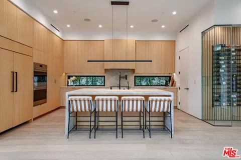 $8,670,000 | 116 South Gretna Green Way, Los Angeles, CA 90049