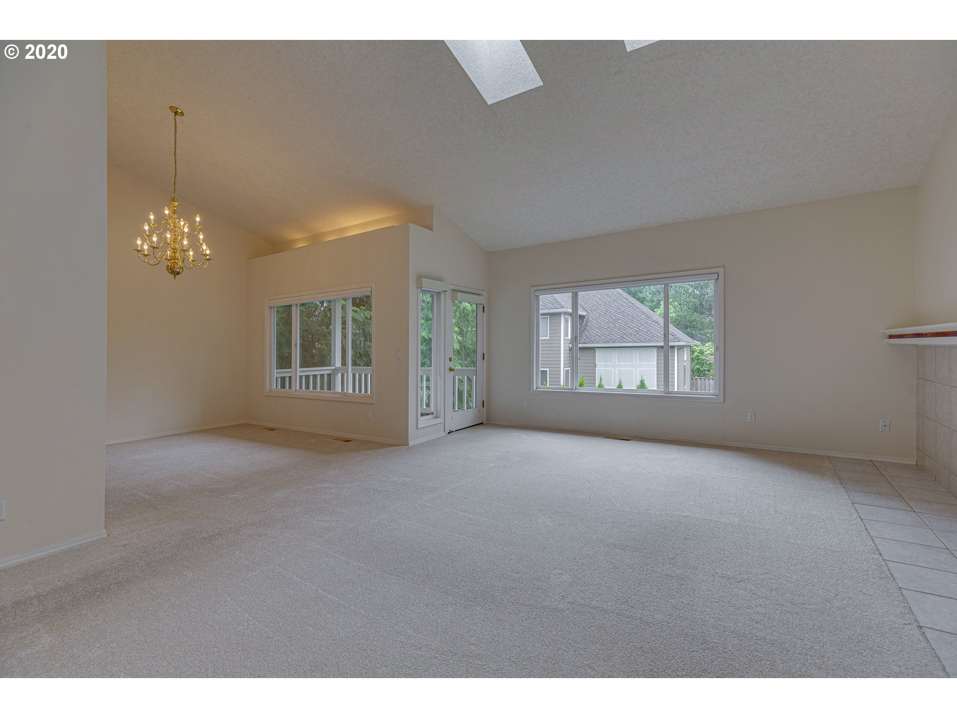 1627 Northwest Mayfield Road Portland, OR 97229 - Photo 3 of 20 Gallery Image 3