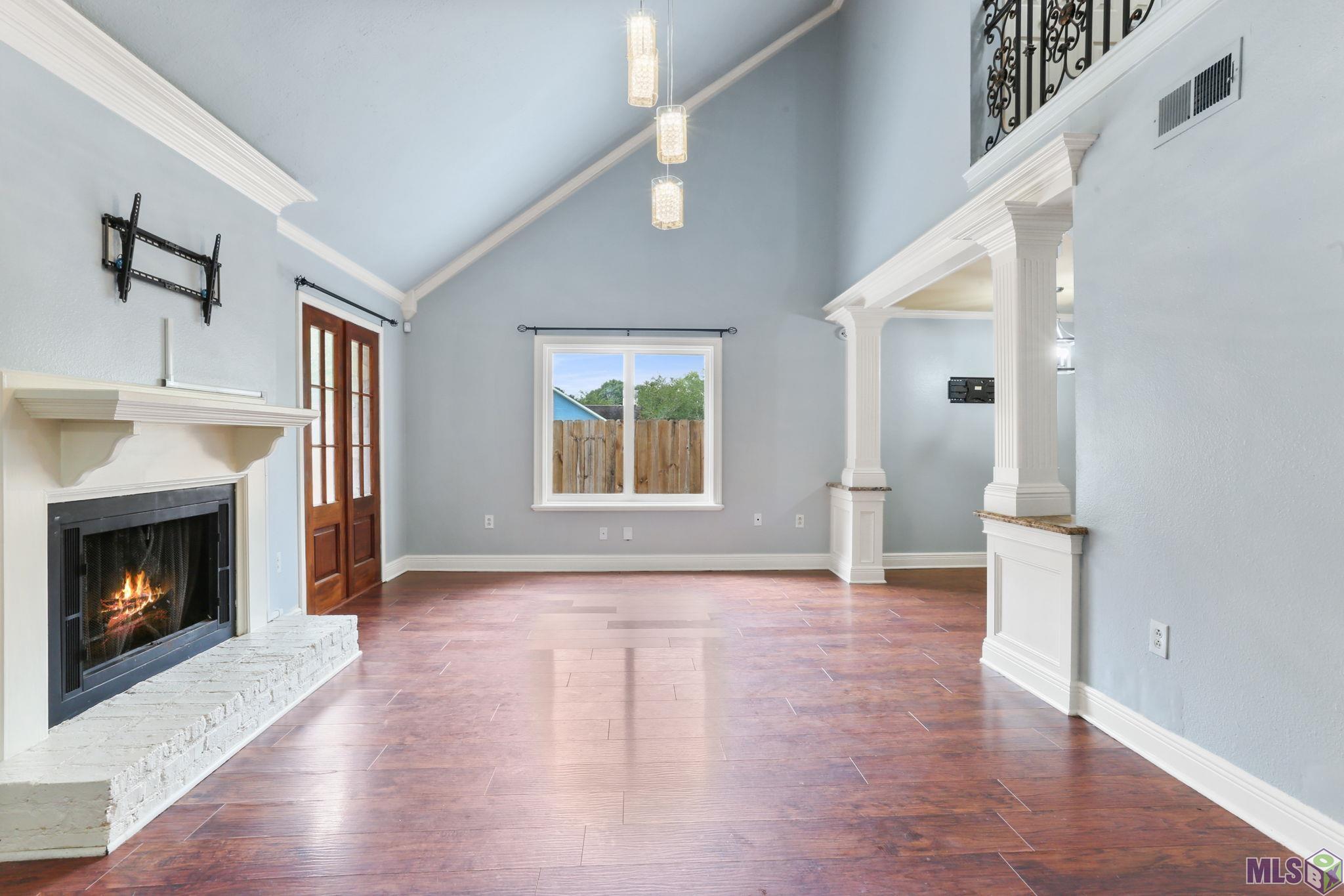 2017 Shire Lane Baton Rouge, LA 70810 - Photo 1 of 16 Gallery Image 1