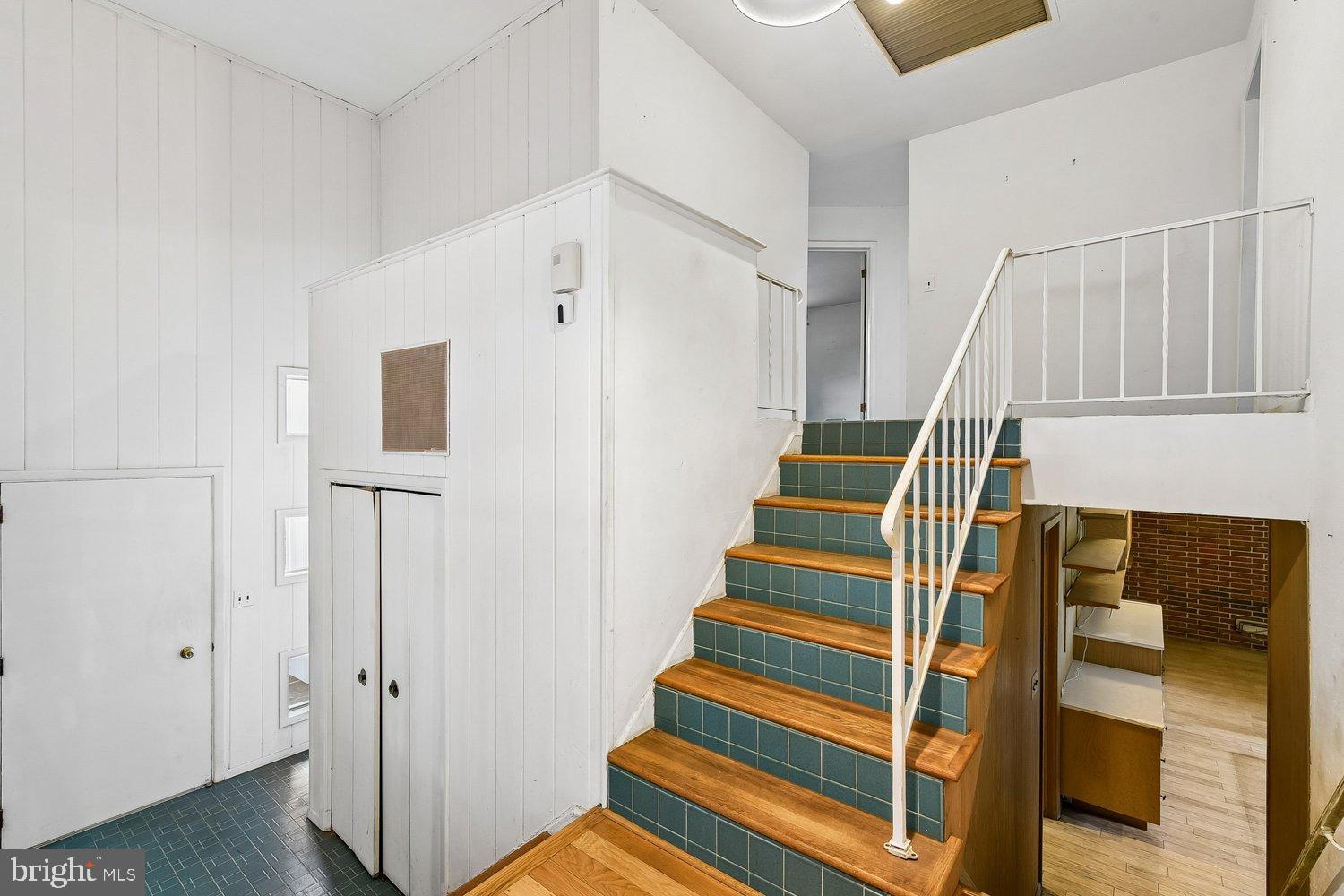 7933 Stevenson Road Baltimore, MD 21208 - Photo 20 of 74 Stairs