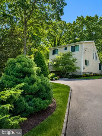 $419,000 | 100 Rimrock Lane, Hawley, PA 18428