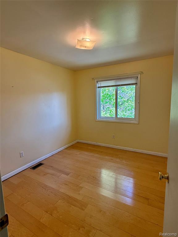 420 Stratford Road Ferndale, MI 48220 - Photo 9 of 13