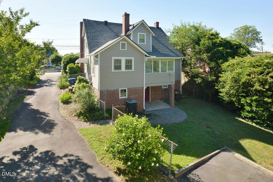 1814 Chapel Hill Road Durham, NC 27707 - Photo 29 of 33