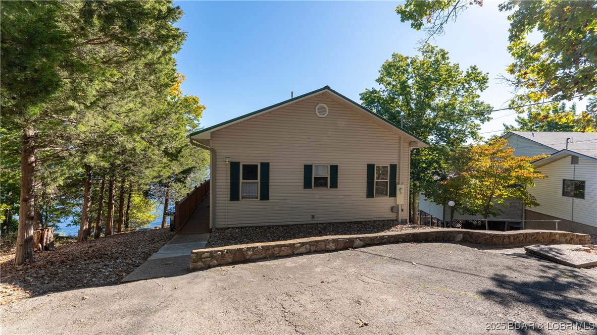 1318 Susan Road Lake Ozark, MO 65049 - Photo 24 of 29 Front View