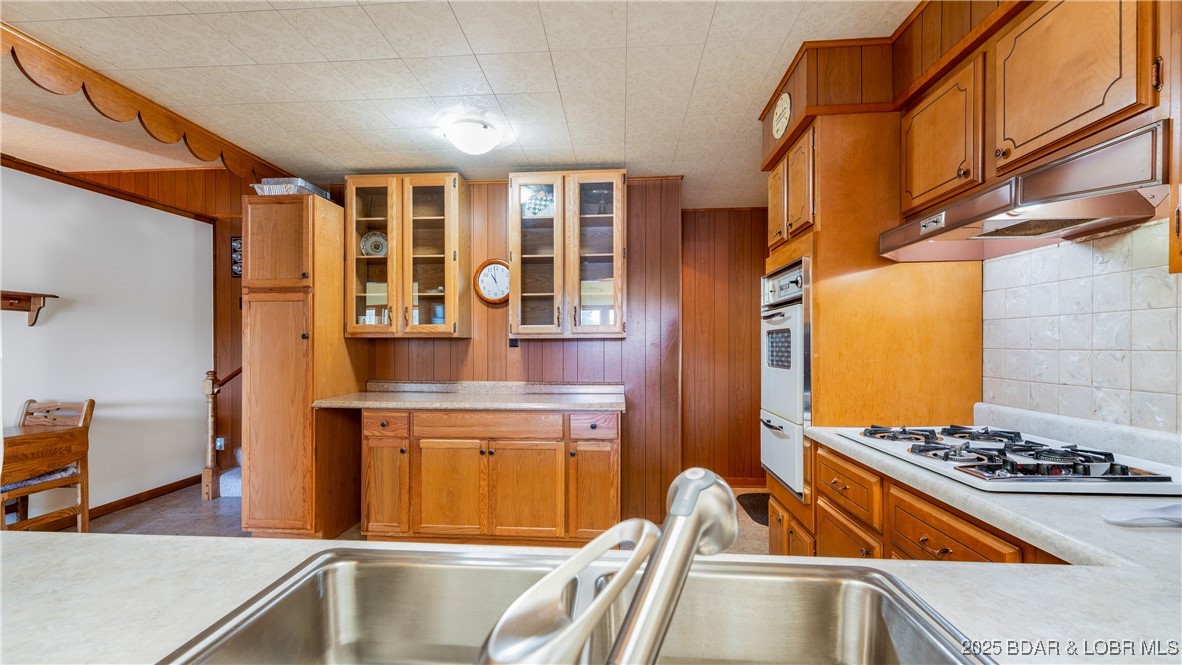 1318 Susan Road Lake Ozark, MO 65049 - Photo 10 of 29 Upper Level Kitchen