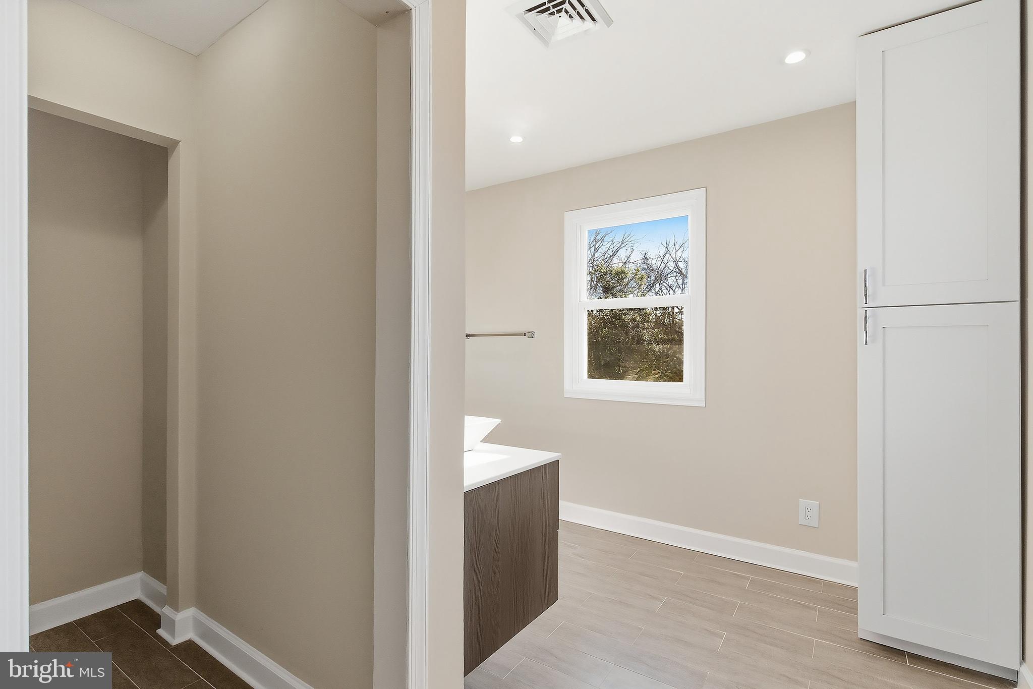 183 Jordan Road Somers Point, NJ 08244 - Photo 23 of 40 a view of entryway with window