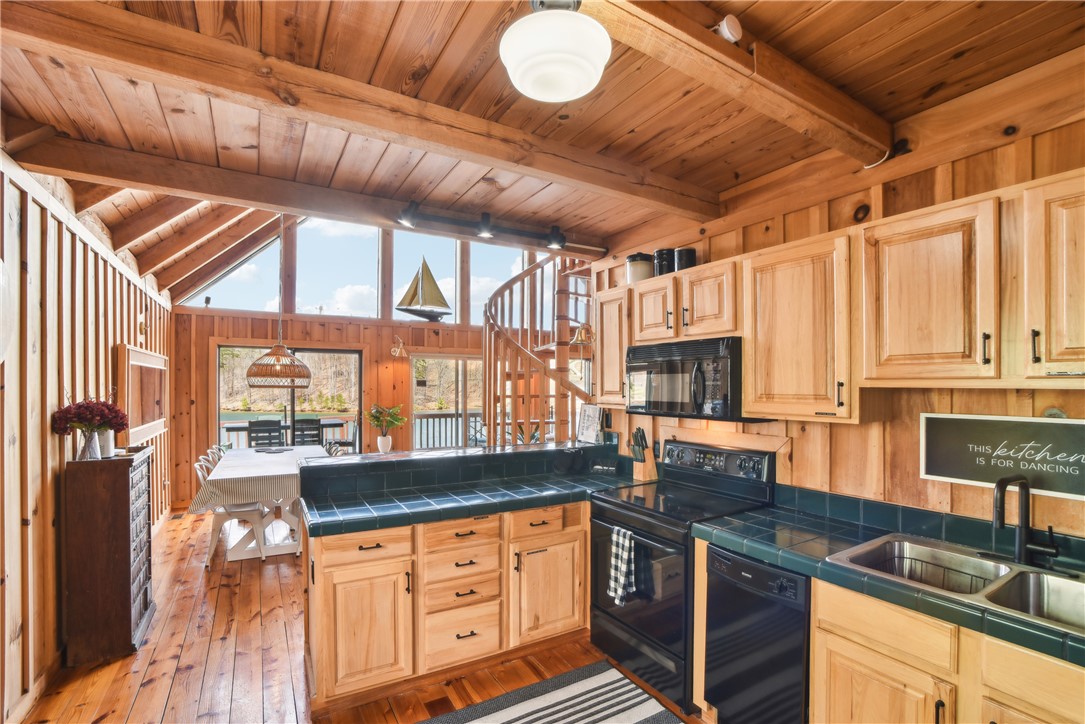 152 Harbour Point Six Mile, SC 29682 - Photo 16 of 44