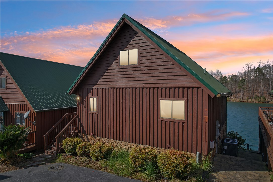 152 Harbour Point Six Mile, SC 29682 - Photo 2 of 44