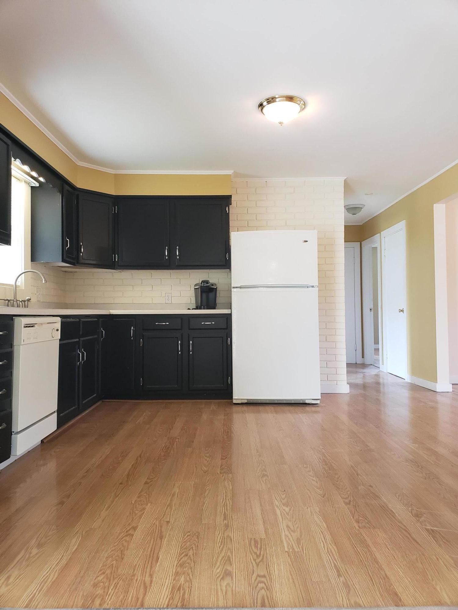 28 Mathews Avenue Waterville, ME 04901 - Photo 7 of 23 8