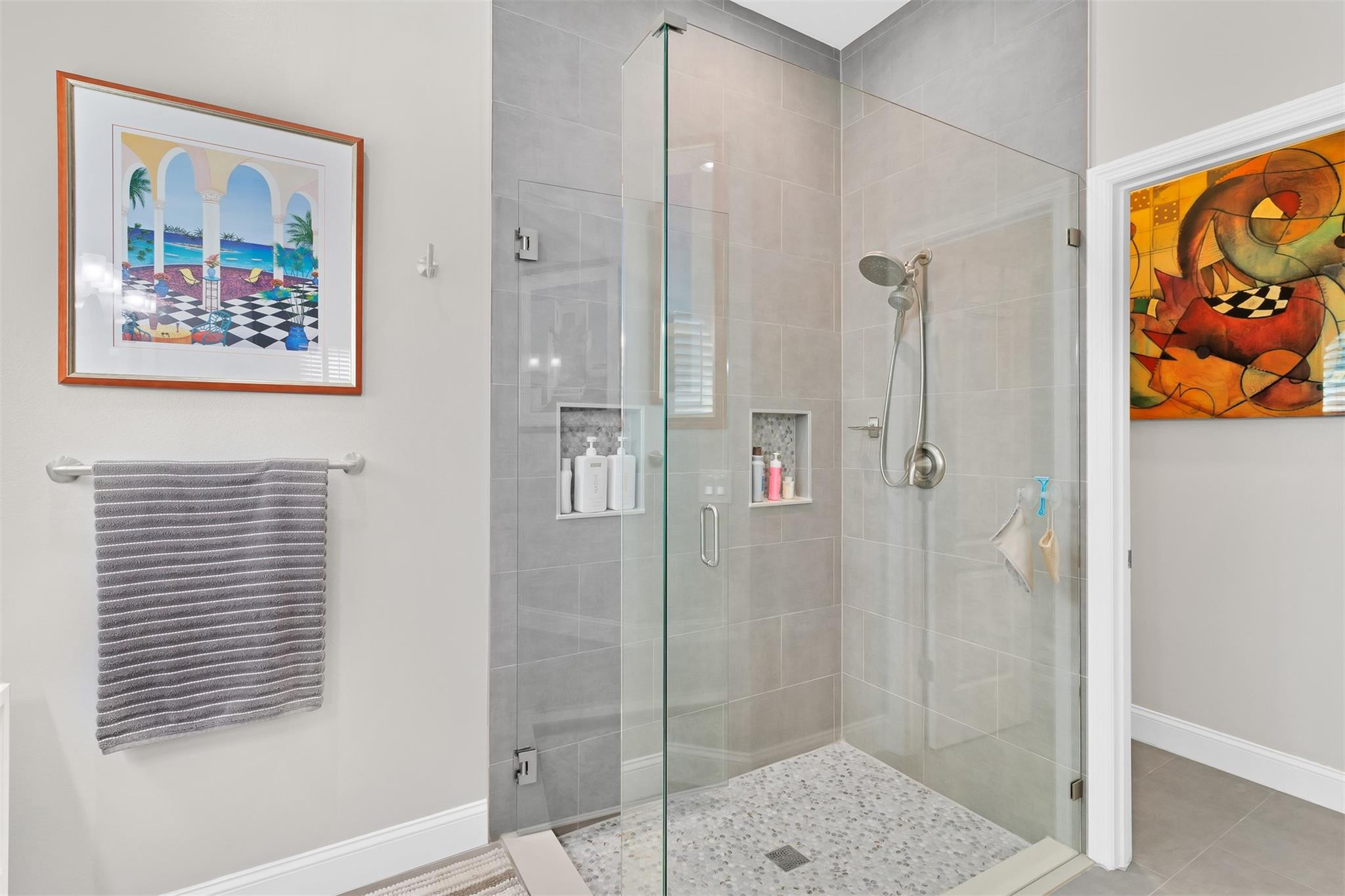 107 Stony Point Drive Sebastian, FL 32958 - Photo 14 of 34 Frameless shower, 2 niches