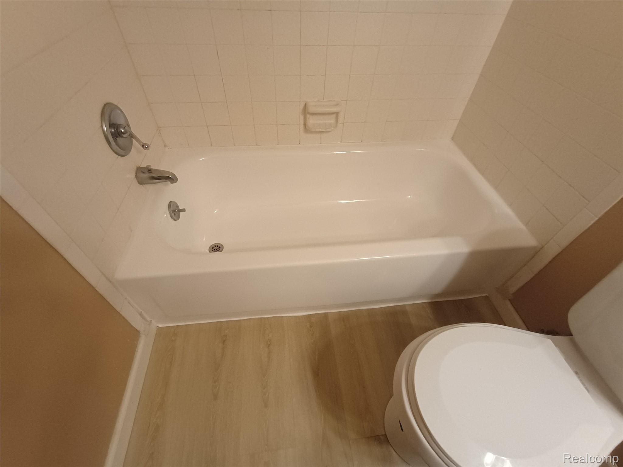 112 Stratford Lane Rochester, MI 48309 - Photo 15 of 37 14-f5468830ee03c9ccef48cc2107f0c314.jpg