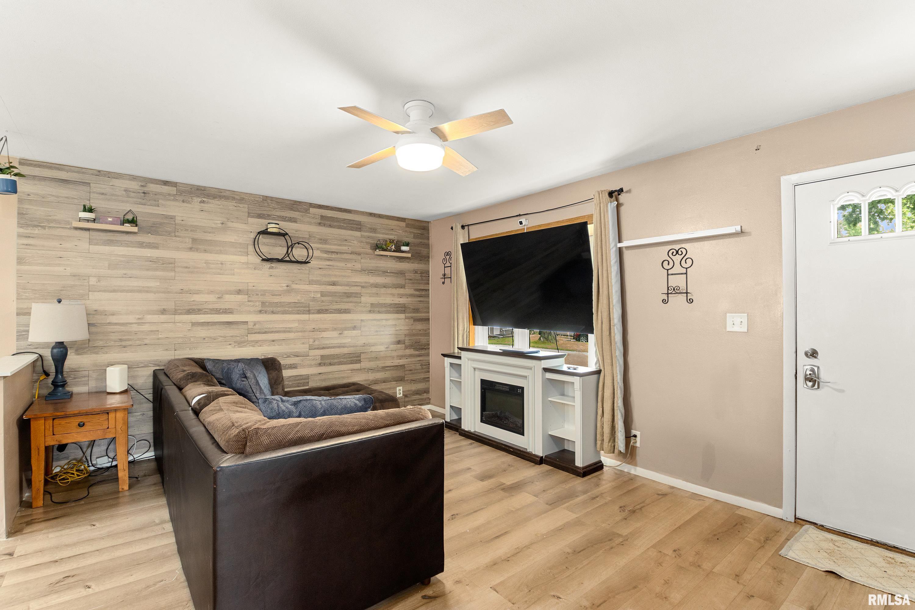 110 Briar Court Washington, IL 61571 - Photo 4 of 31