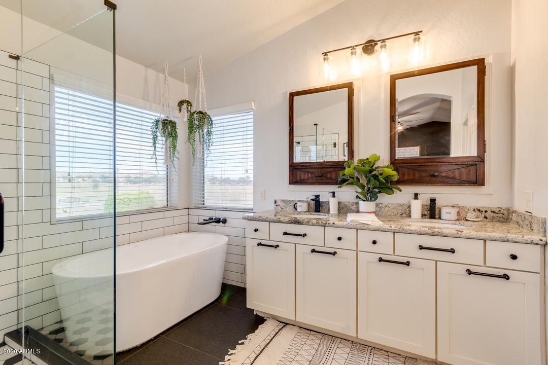 2910 East Frye Road Phoenix, AZ 85048 - Photo 20 of 31 Master Bath