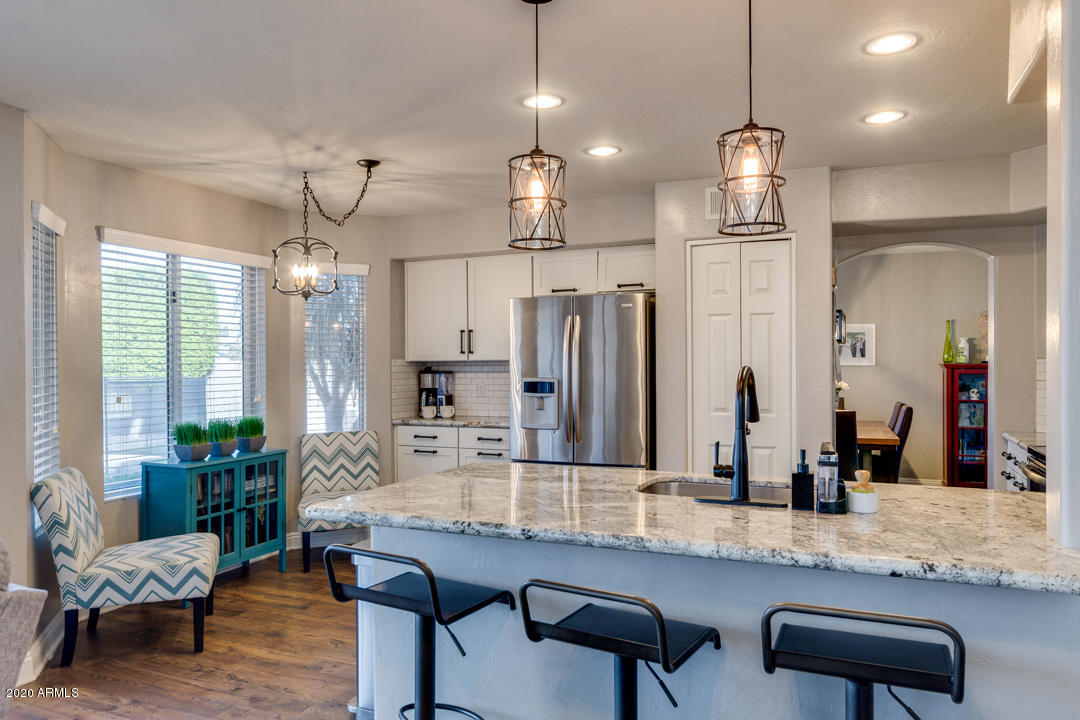 2910 East Frye Road Phoenix, AZ 85048 - Photo 10 of 31 Kitchen