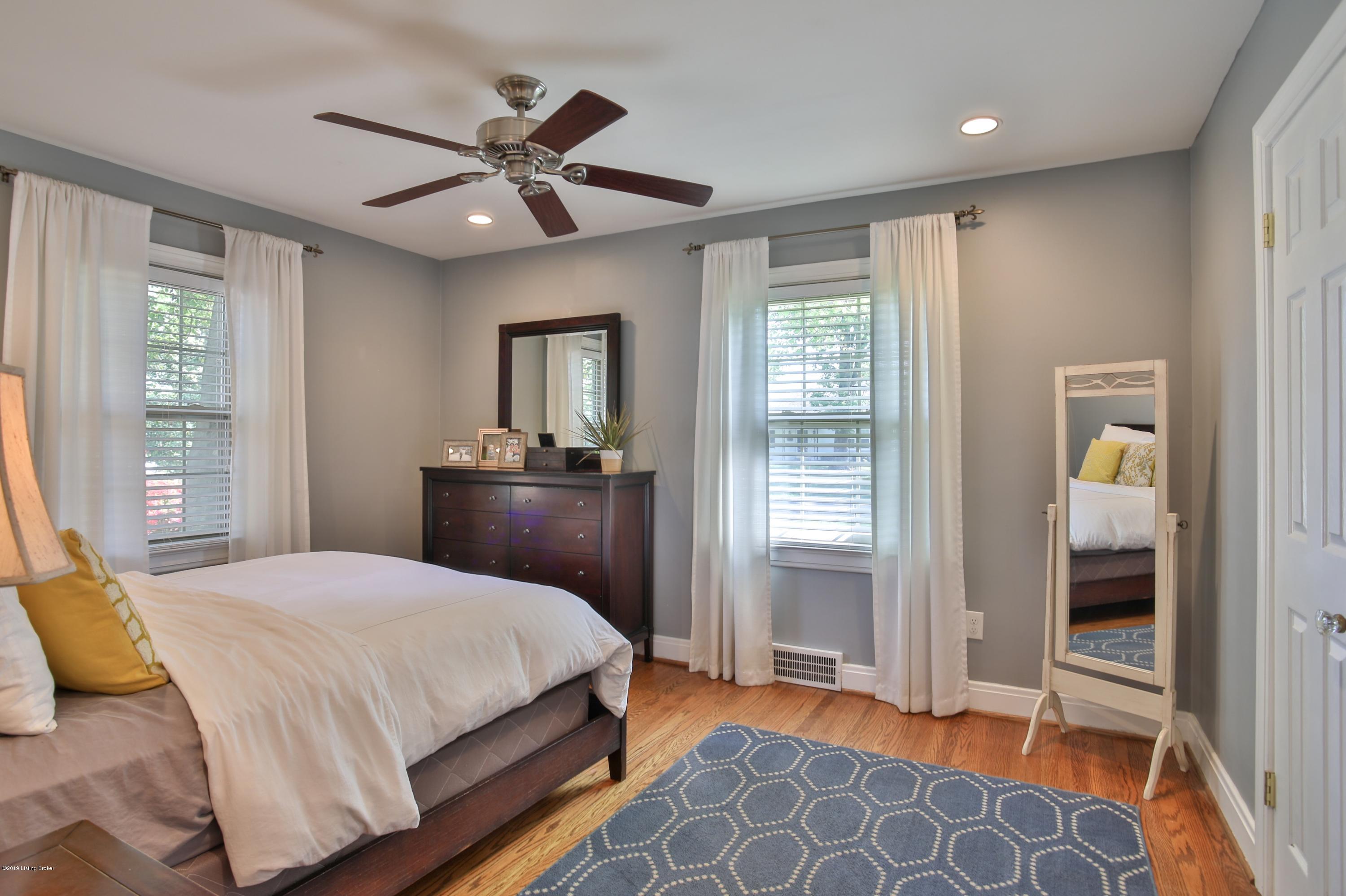 216 Fairmeade Road Louisville, KY 40207 - Photo 13 of 27 Master bedroom
