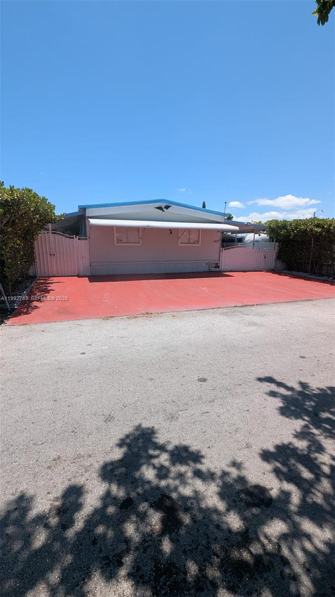 12888 Southwest 17th Street Miami, FL 33175 - Photo 2 of 19 a view of swimming pool and ocean